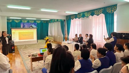 "Нұршуақ" бөбекжай-бақшаның" кәсіподақ комитетінің 2018-2023 жылдар аралығына  бастауыш кәсіподақ ұйымының төрайымы А. Сейткулова есебін беруде