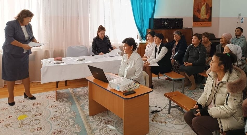 "Тәлім тәрбие баспалдағы-балабақша" бөбекжай бақшасының меңгерушісі А.Байгонусованың ата аналарға баяндамасы.